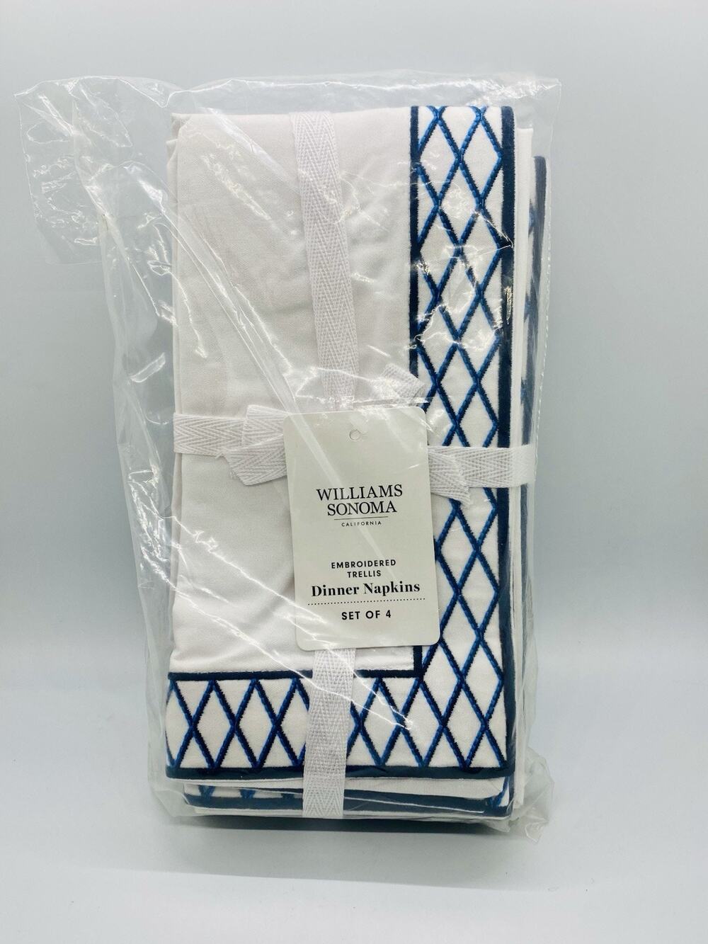 WILLIAMS SONOMA EMBROIDERED TRELLIS DINNER NAPKINS BLUE & WHITE SET OF 4 NWT